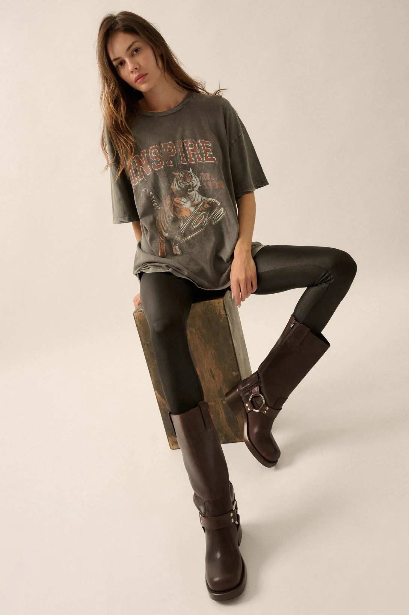Inspired Tiger Oversize Vintage-Wash Graphic Tee