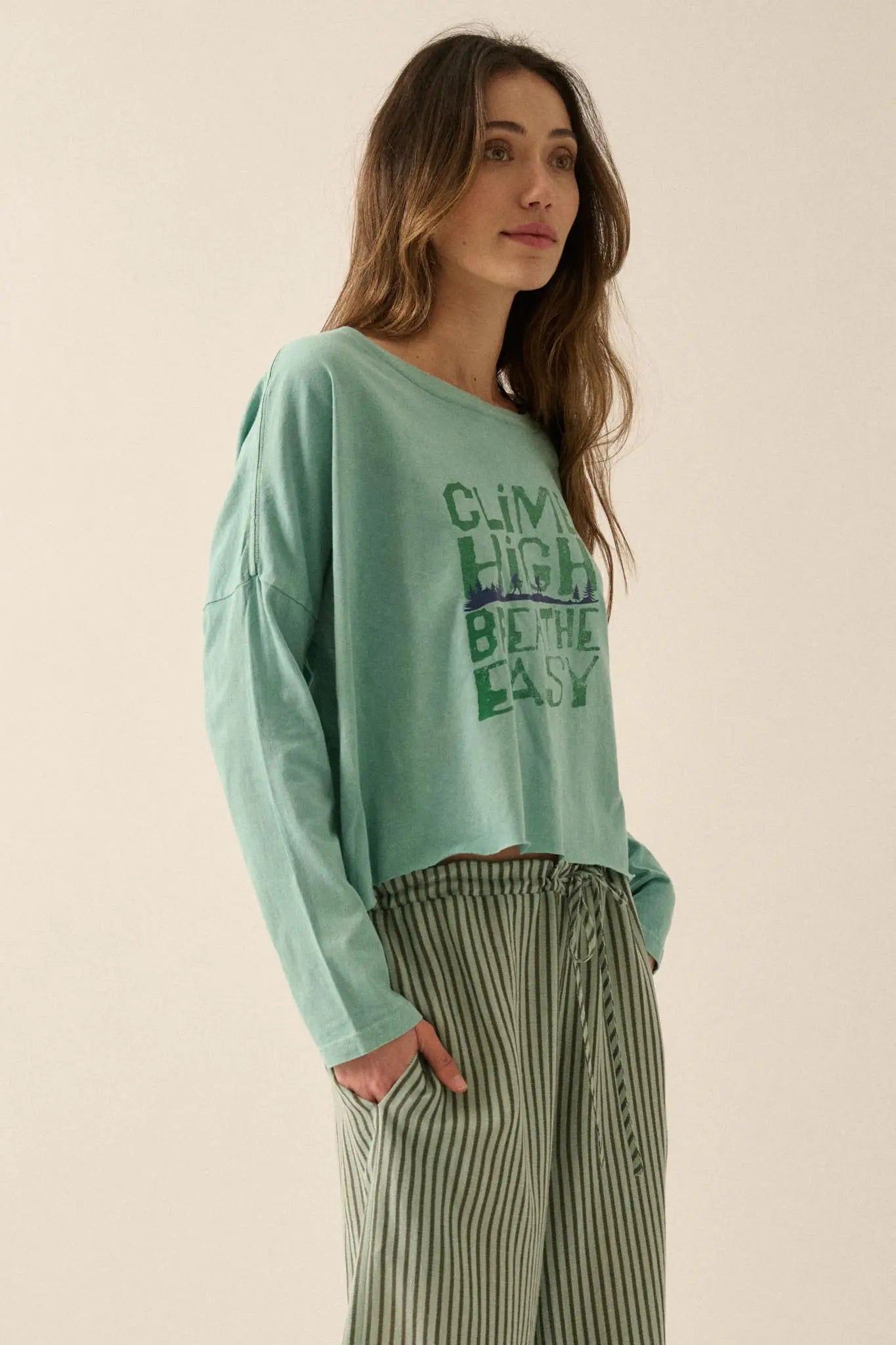 Climb High Cropped Long-Sleeve Graphic Tee