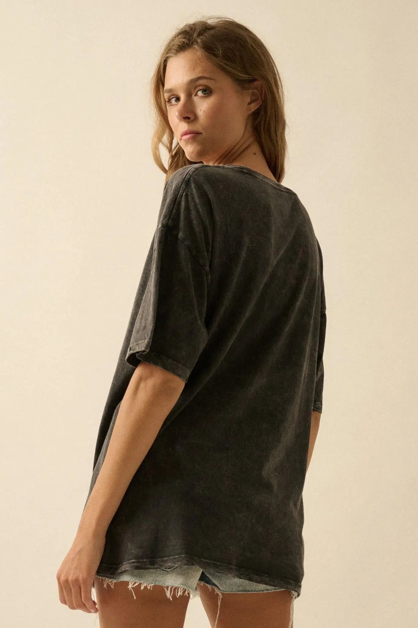 Pretty Pottery Vintage-Wash Oversize Graphic Tee