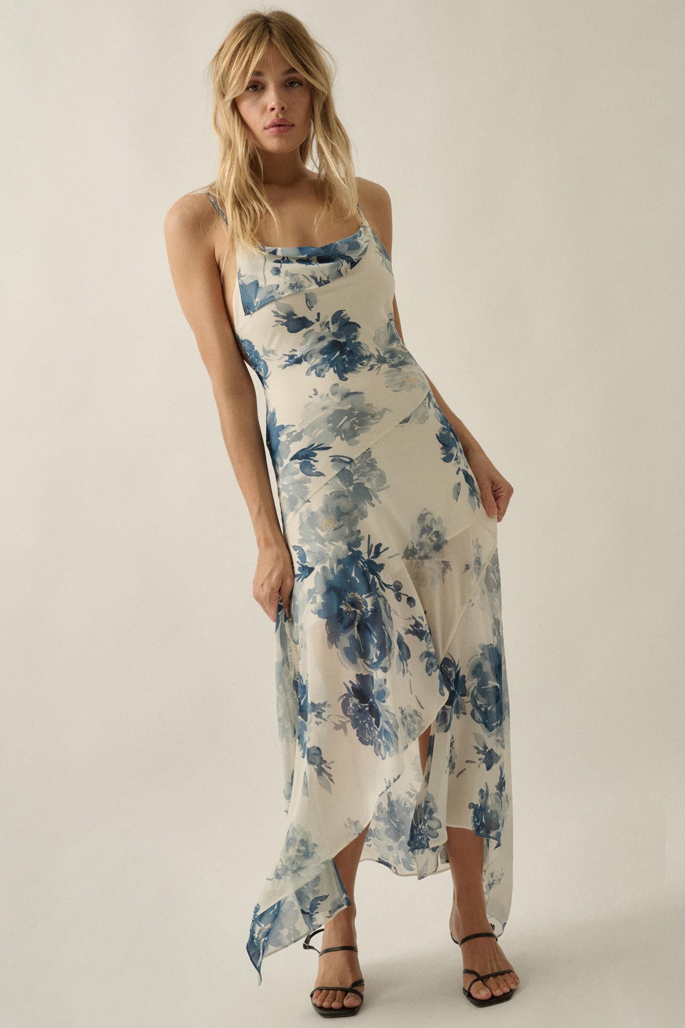 Elegant Beauty Floral Chiffon Open-Back Maxi Dress