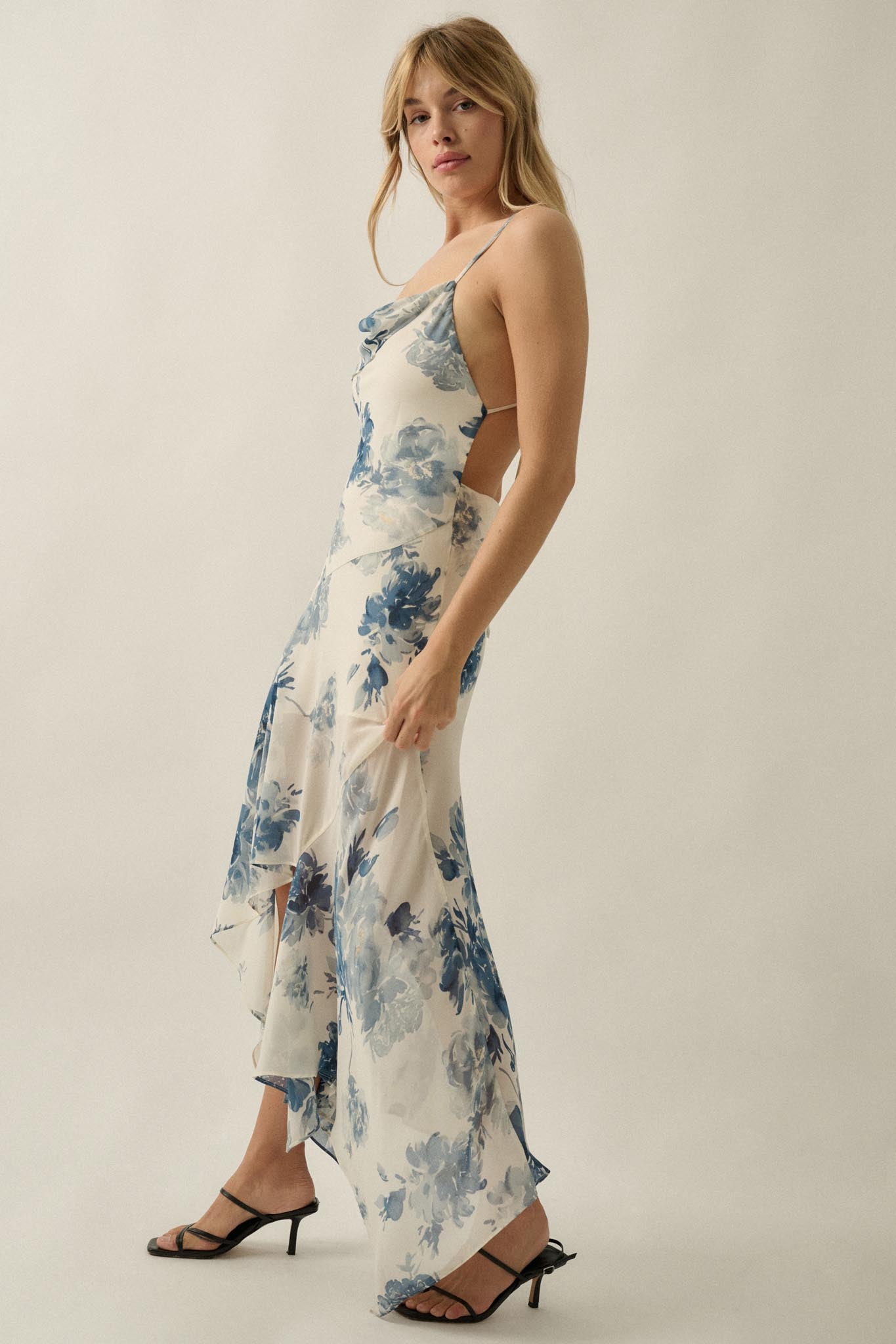 Elegant Beauty Floral Chiffon Open-Back Maxi Dress