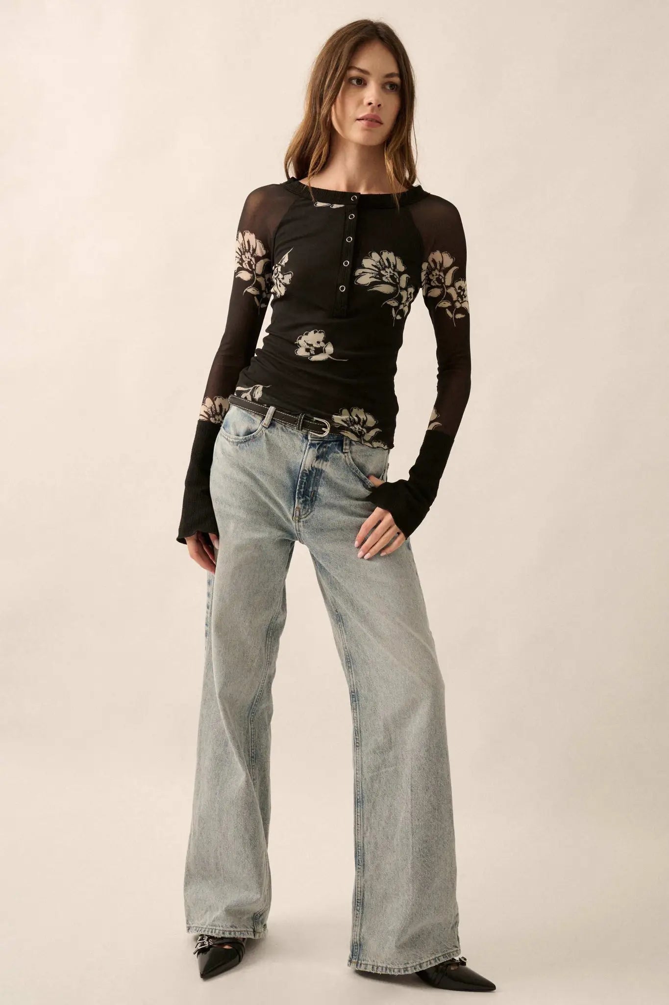 Deco Blossoms Floral Mesh Raglan Henley Top