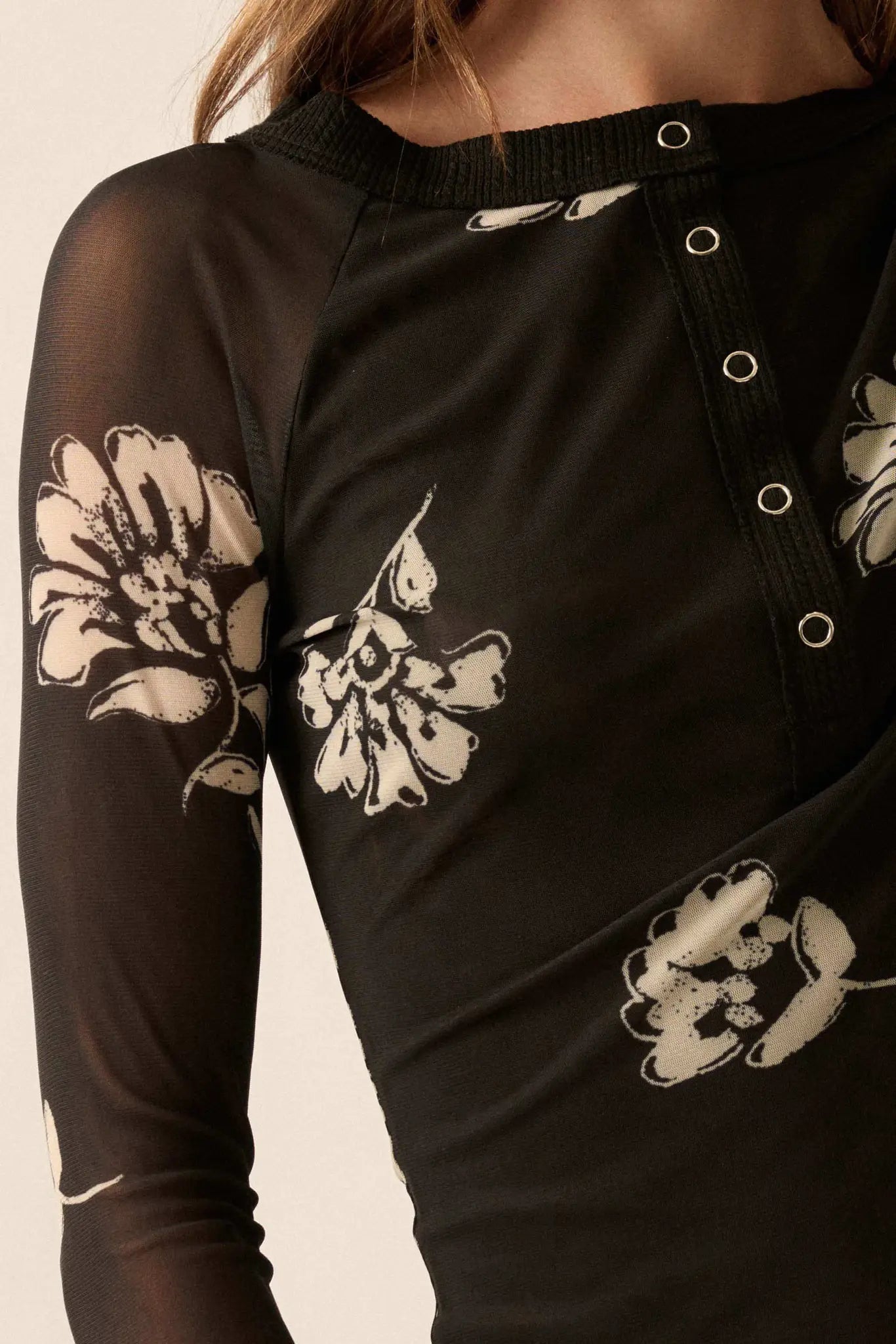 Deco Blossoms Floral Mesh Raglan Henley Top